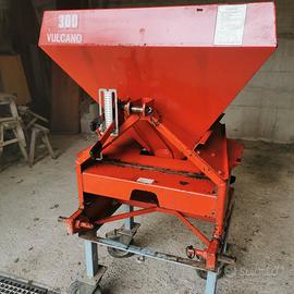 Spandiconcime Vulcano 300.