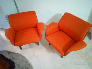 Poltrone legno arancioni space age design '70