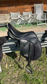 Sella sintetica Fouganza misura 16,5