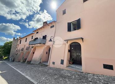 MULTILOCALE A MONTEBUONO