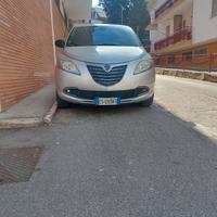 Ypsilon Benzina/Metano