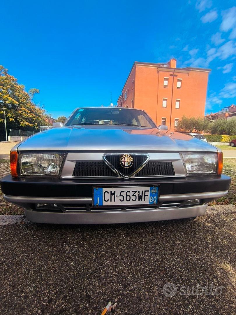 Alfa Romeo 75 1991 photo 4