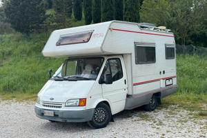 Camper mansardato