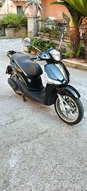 Liberty 150 ABS nero (motociclo Piaggio)