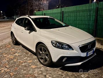 Volvo v40 cross country