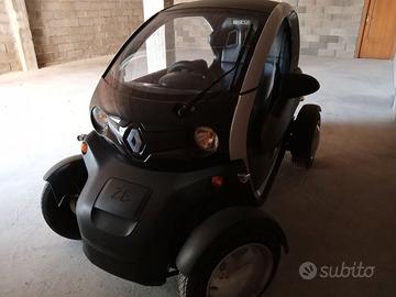 Twizy 80 - quadriciclo a 16 anni con patente A1