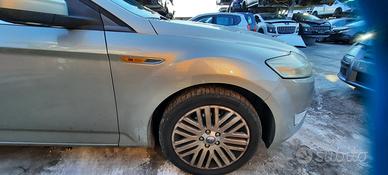 FORD MONDEO STATION WAGON 2008 - PARAFANGO DESTRO