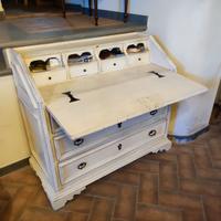 Cassettone con ribalta a scrivania – stile shabby