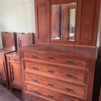 Camera da letto antica completa