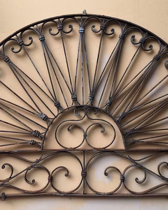 Rosta Sopraluce decorativa in ferro battuto