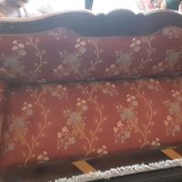 divano antico imbottito