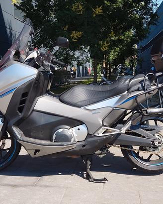 Honda Integra 750 S 