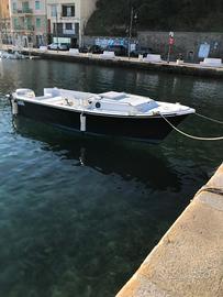 Barca in vetroresina mt 6,30 con motore