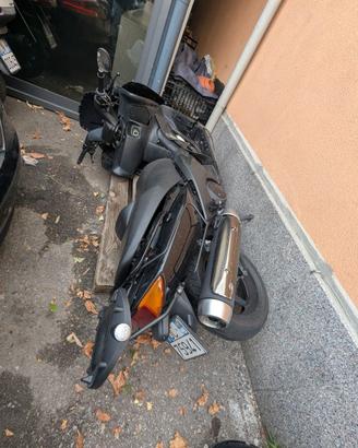 Scooter Tmax