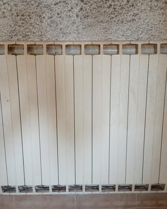 radiatori alluminio colore avorio