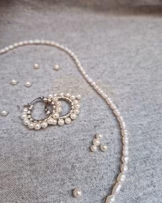 Collona ed orecchini perle di fiume