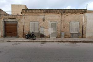 Casa singola con spazio esterno pertinenziale