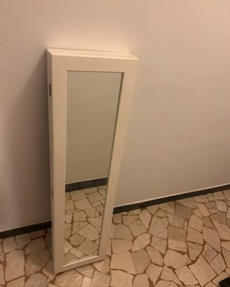 Specchio porta gioielli