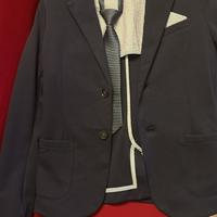 Completo da cerimonia blu, camicia e cravatta