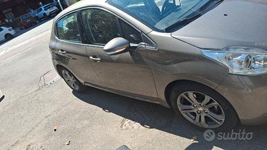 peugeot 208 1° serie 1.2 Allure