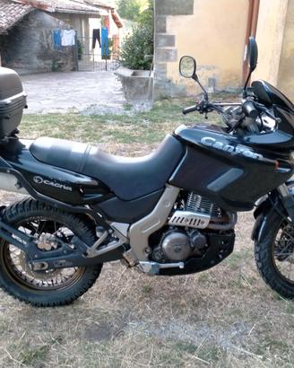 Cagiva Canyon . 01/1996 . 21.900 Km . Epoca