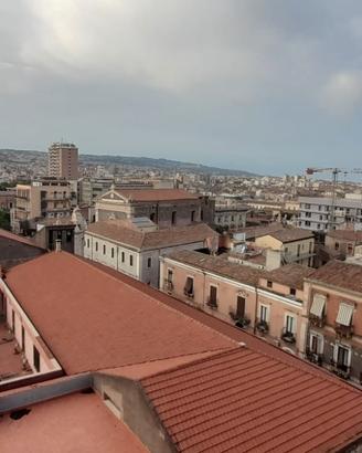 Splendido attico panoramico con garage in centro