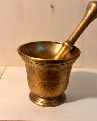 Antiquariato-Mortaio e pestello in bronzo