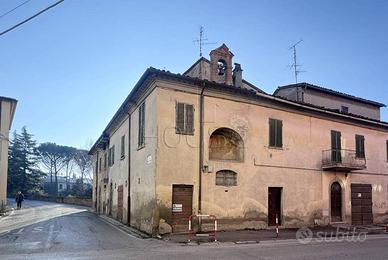 Appartamento di 170 m² con più di 5 locali a Città