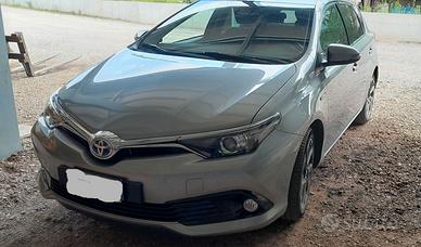Toyota Auris Hybrid
