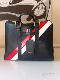 borsa portadocumenti o borsa da viaggio 