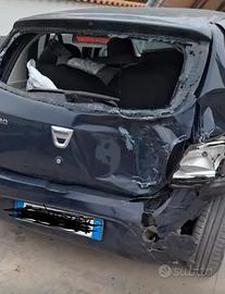 Dacia sandero anno 2017 incidentata