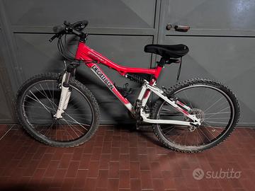 MOUINTAN BIKE ROCKRIDER 6.2