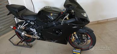 SUZUKI GSX R 600