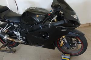 SUZUKI GSX R 600