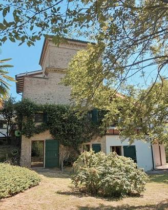 Villa di 325 m² con più di 5 locali e box auto dop