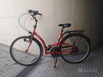 Bici city bike Btwin Elops 3 rossa