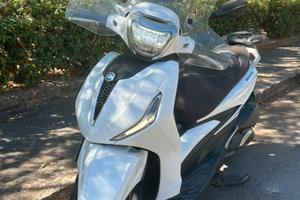 Beverly 300 HPE