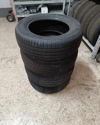 Gomme 215/60 R16 99W Kumho