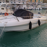 Barca beneteau flyer 650 sun deck con Suzuki df150