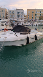 Barca beneteau flyer 650 sun deck con Suzuki df150