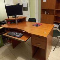 Scrivania color ciliegio