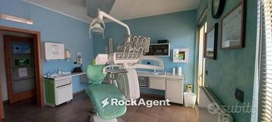 Immobile di 128 m² con 5 locali a Aradeo