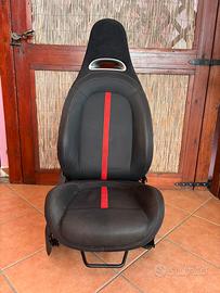 Sedile Abarth 500 595 nero rosso con guide