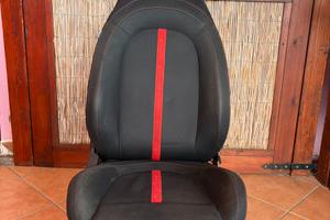 Sedile Abarth 500 595 nero rosso con guide