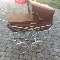 Carrozzina vintage Perry Pram da passeggio anni 60