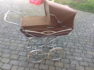 Carrozzina vintage Perry Pram da passeggio anni 60