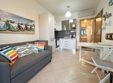 Esclusivo bilocale vista mare