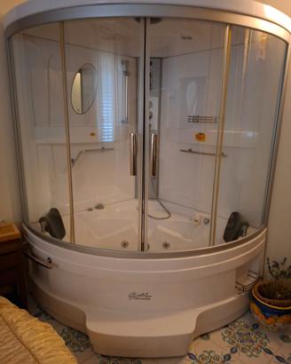 Doccia idromassaggio multifunzione sauna