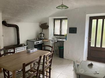 CASA SEMINDIPENDENTE A CALLABIANA
