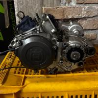 Blocco motore Husqvarna SM + carter valvole scaric